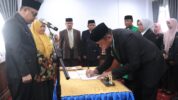 Sekretasi Daerah Kabupaten Kepulauan Selayar Mesdiyono, secara resmi melantik dan mengambil sumpah jabatan 2 Pejabat Pimpinan Pratama dan 14 Pejabat Administrator, bertempat di Ruang Rapat Pimpinan Kantor Bupati. (Ist)