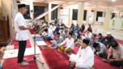 Pjs Wali Kota Makassar Saat Menghadiri Safari Subuh Perdana di Masjid Jami Al Abrar