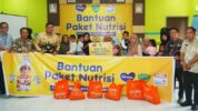 Bupati Maros Bagikan Bantuan Nutrisi kepada Warga Maros