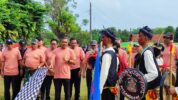 Pj. Bupati Karanganyar yang juga Ketua Majelis Pembimbing Cabang (Mabicab) Gerakan Pramuka Kwarcab Karanganyar, Timotius Suryadi melepas pemberangkatan kegiatan Napak Tilas Perjuangan Pahlawan Joko Songo pada Rabu, 13 November 2024 di Lapangan Wonolopo, Kecamatan Tasikmadu, Karanganyar.