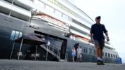Kapal Pesiar Mewah Scenic Eclipse II Sandar di Pelabuhan Makassar, Bawa 177 Wisatawan
