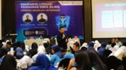Dinas Komunikasi dan Informatika (Diskominfo) Kota Makassar Menggelar Program Kampanye Literasi Keamanan Siber (KLiKS) dengan Tema “Cerdas Memilah Informasi” Bagi Peserta Didik Sekolah Menengah Pertama (SMP).
