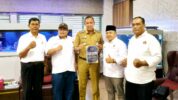 PWI Bekasi Raya Serahkan Kajian Tata Kelola CSR kepada Wali Kota Tri Adhianto